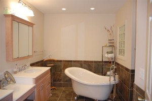 Top Notch Plumbing of Olympia Installs Bathtubs and Faucets